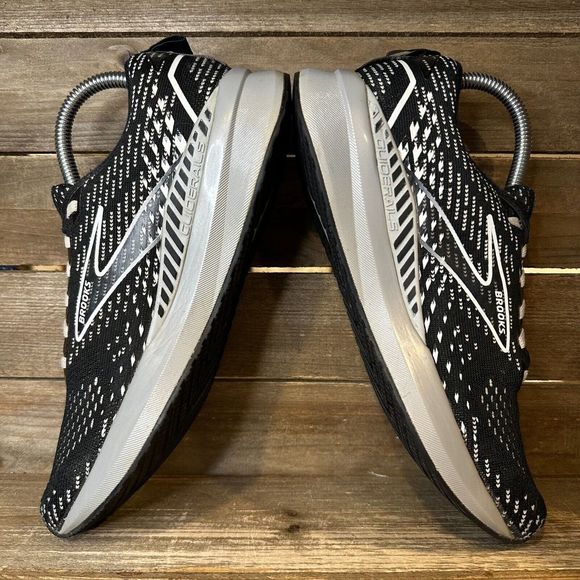 Womens Brooks Levitate GTS 5 Black Athletic Running Shoes Sneakers Size 8 B GUC - Picture 4 of 10